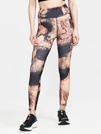 1908769-999000_ADV Essence LS Tee_Closeup3.jpg